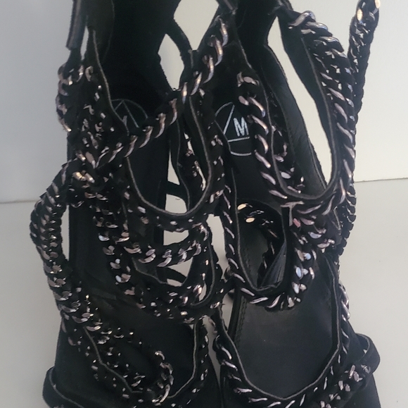 SHOES - Picture 3 of 11